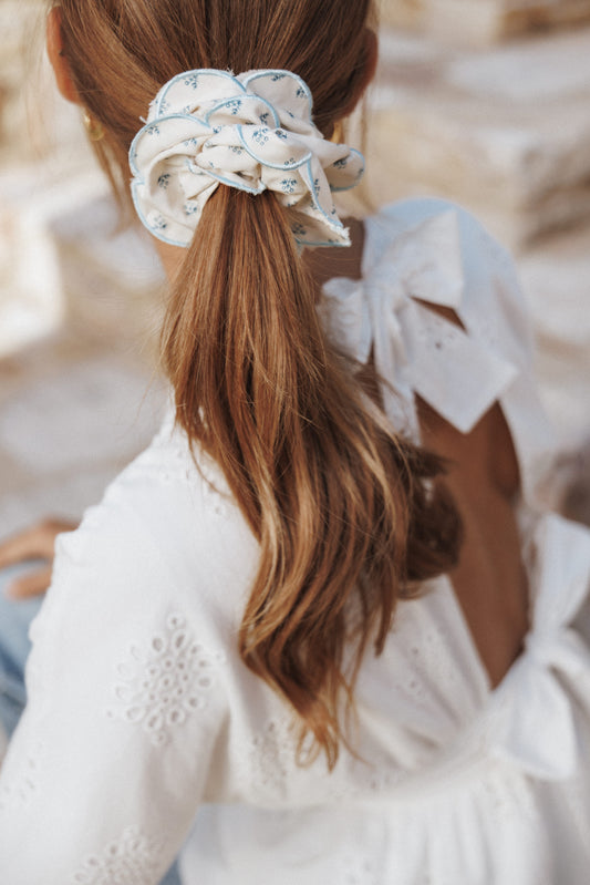 Edith Scrunchie - Blue Floral