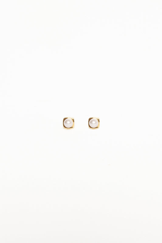 Helene Stud Earrings - Gold/Pearl