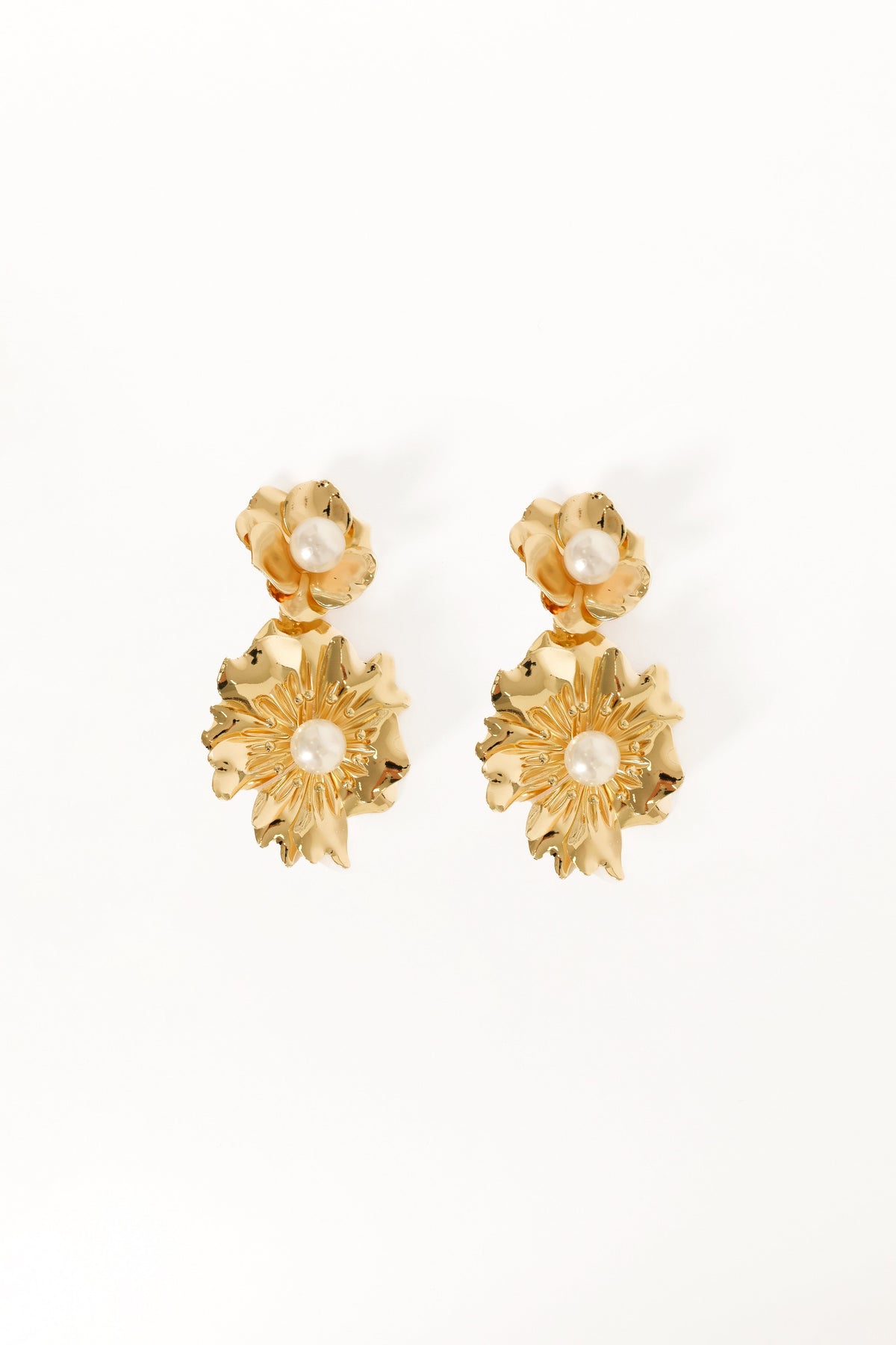 Lilou Flower Pearl Earrings - Gold