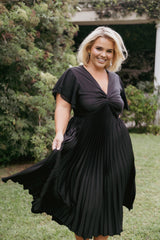 Nova Flutter Sleeve Midi Dress - Black