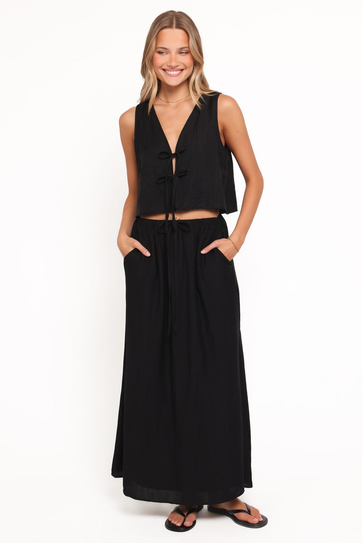 Captie Skirt Set - Black